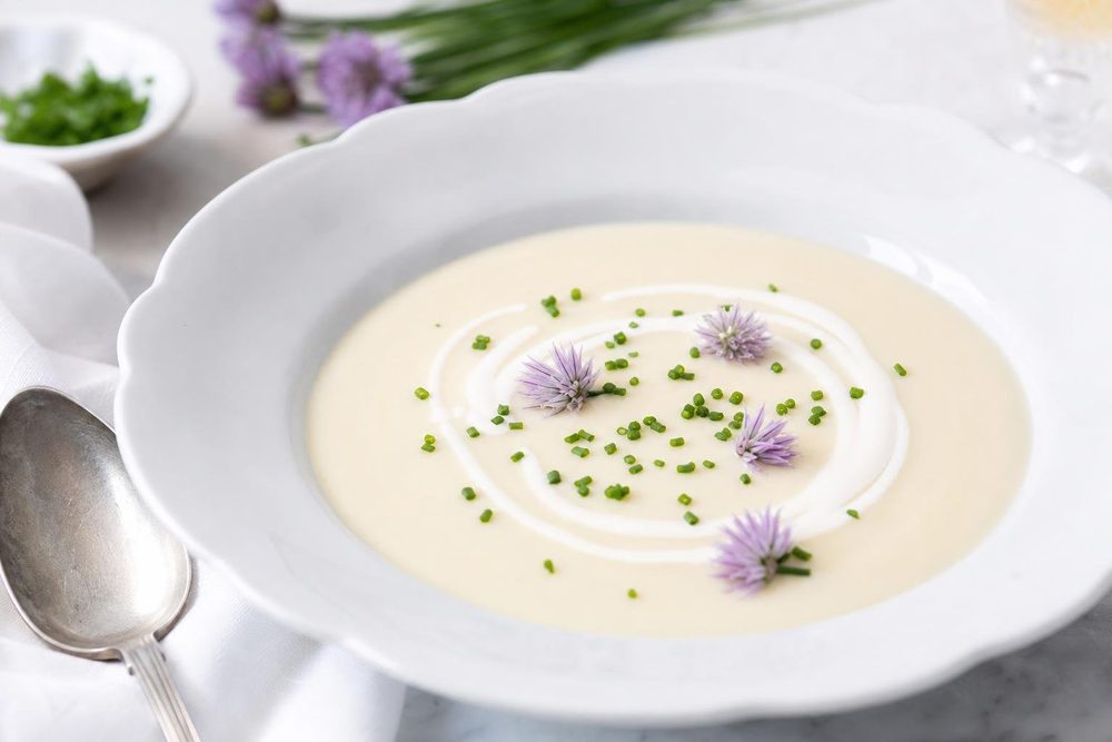 Vichyssoise Keto, plated and ready to serve